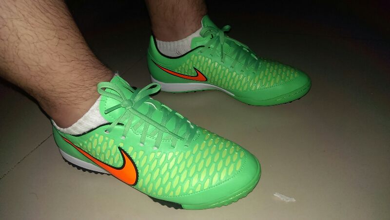 新手入了一双鬼牌tf,请各位JRS坚定!_足球鞋综