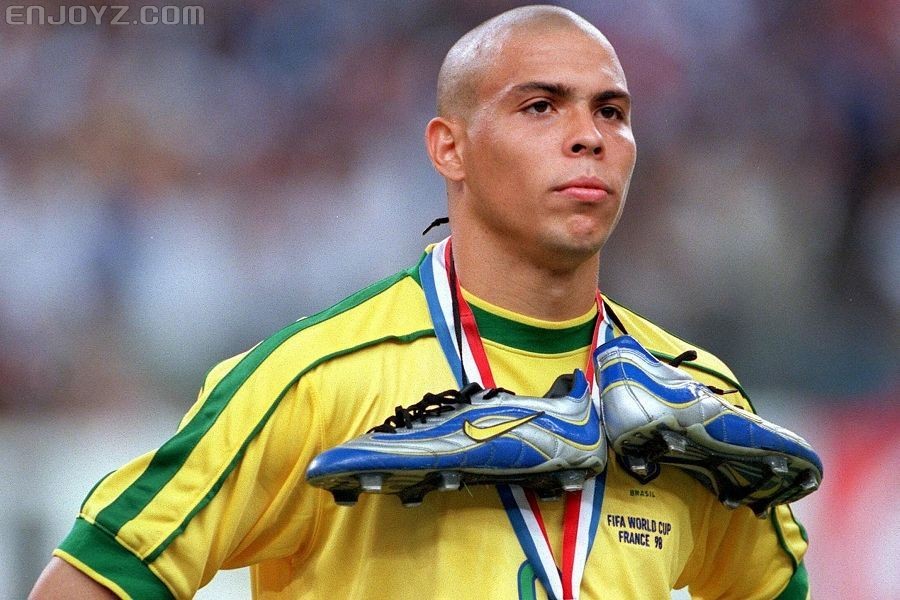 1998年法国世界杯巴西队罗纳尔多9号主场球衣