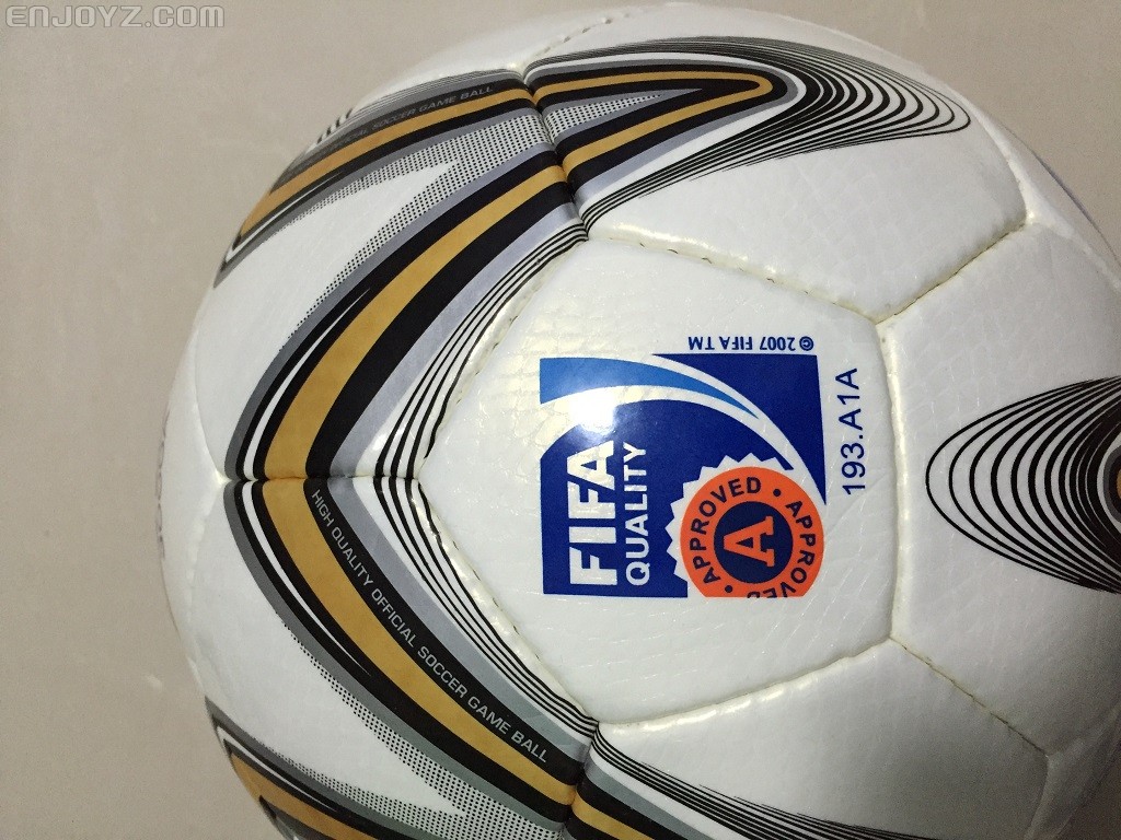 世达足球3000A SB145A求鉴定真假_求助问答