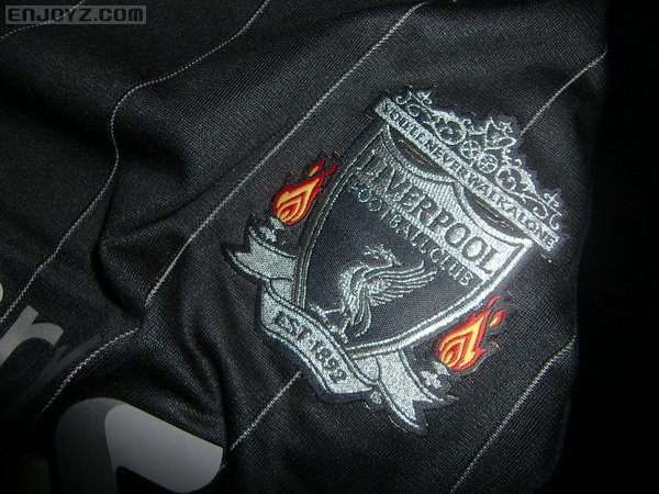 2011-12 利物浦 客场 鉴别 真假?_球衣装备综合