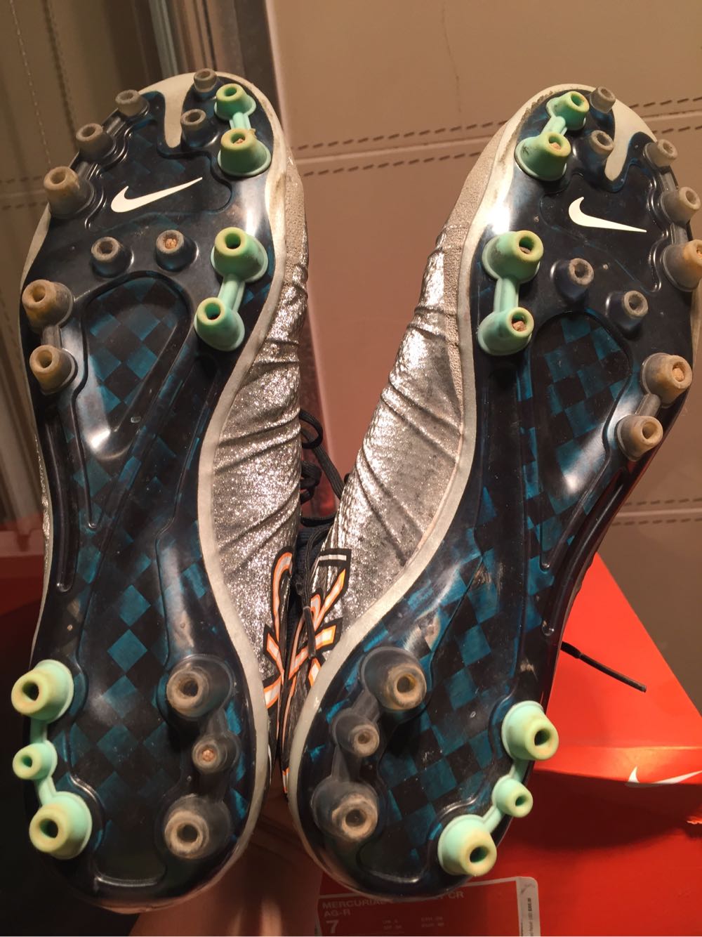 nike 超顶刺客cr7 40码 ag下地四场左右 有原盒 700包邮 无任何问题