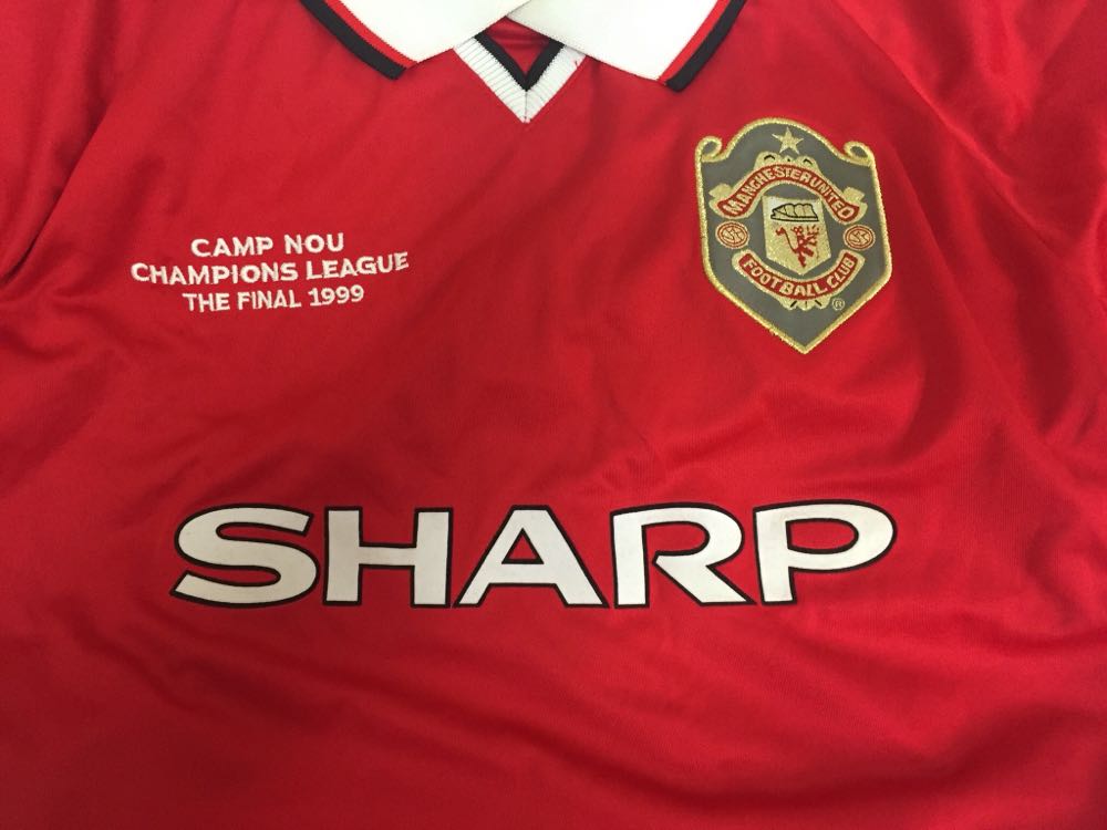 99曼联三冠王复古球衣看球必备