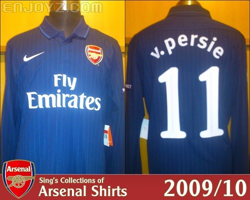 09-10 Away Van Persie.jpg