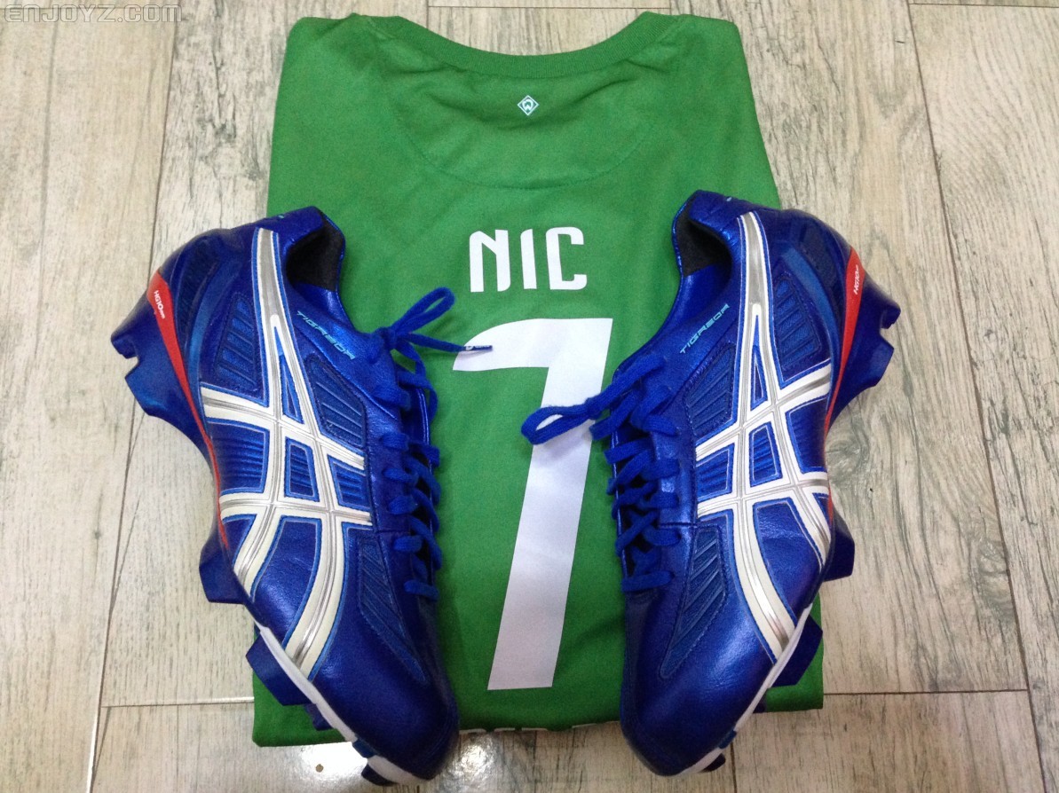 论坛 69 装备交流区 69 足球鞋综合讨论 69 金色传1hg,左后卫le