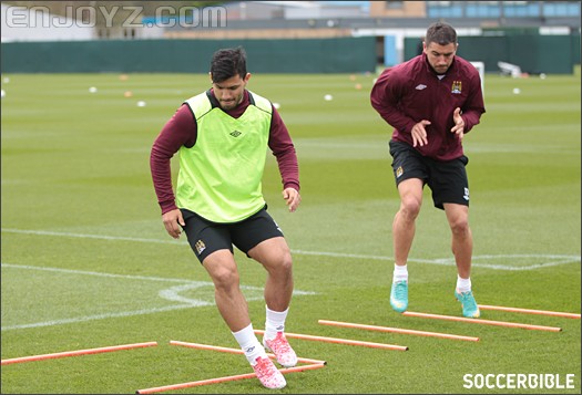 Aguero_2D00_Camo_2D00_Training_2D00_Img5.jpg