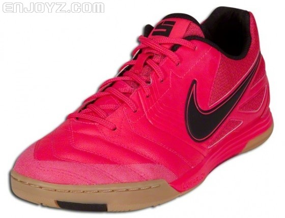 Cherry-Nike5-Lunar-Gato-560x429.jpg