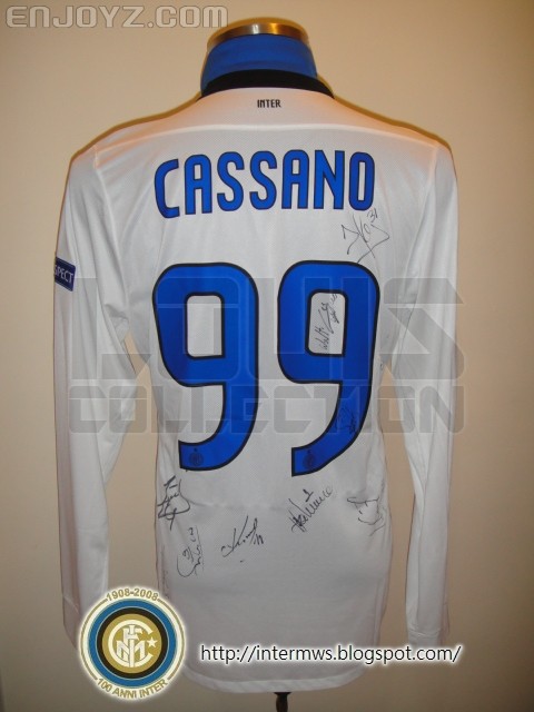 inter 12-13 3rd euro cup LS Cassano signed 1.JPG