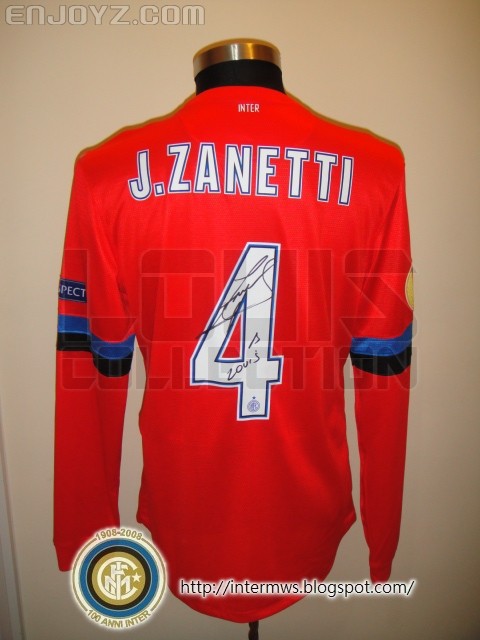 inter 12-13 away euro cup Zanetti signed 1.JPG
