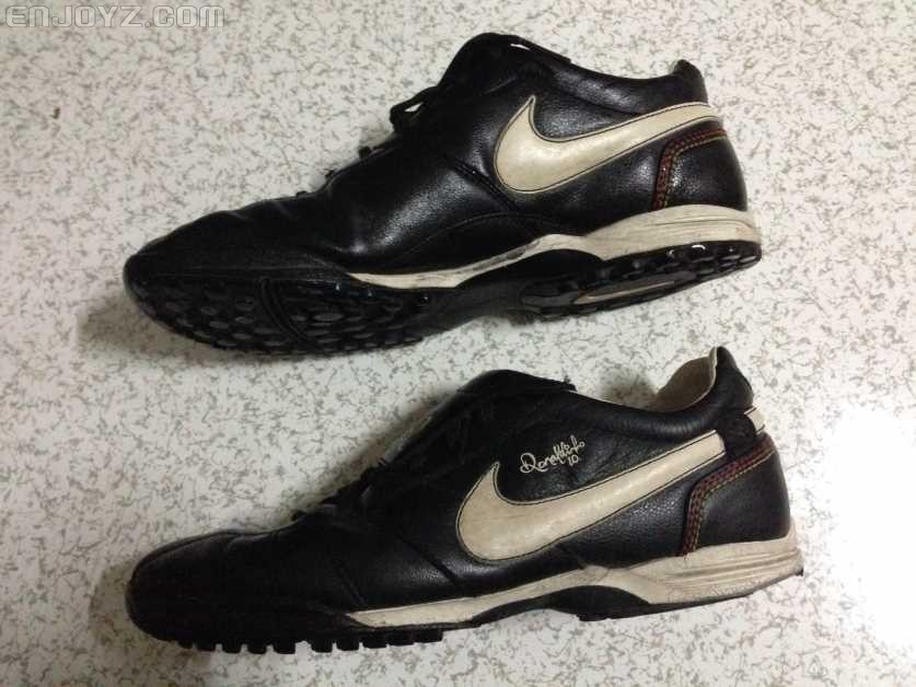 【已出】罗纳尔迪尼奥 战靴 10r 小罗 tf 碎钉球鞋 人草利器