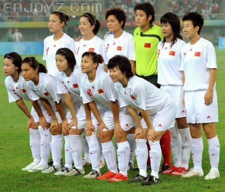 08chinaolympicwomanaway.jpg