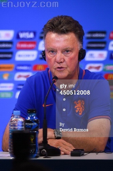 450512008-head-coach-louis-van-gaal-of-netherlands-gettyimages.jpg