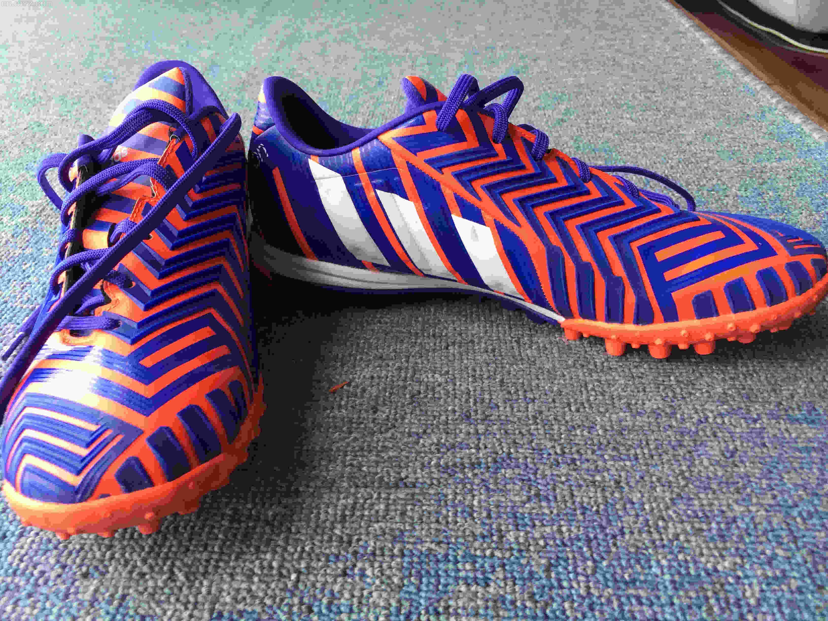 9成新 仅下地一次 tf顶级猎鹰14碎钉球鞋(40码) 白菜价出