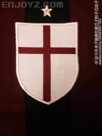 跟上赛季一样依旧球员版也是刺绣的象征米兰城的圣十字盾章很有立体感，由于米兰球衣轻如一张纸所以不会有什 ...