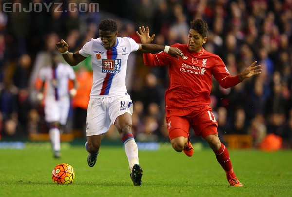 Wilfried Zaha Roberto Firmino Liverpool v s3NlimmvpZgl.jpg