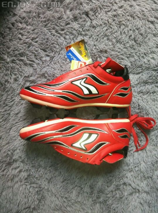 韩国产 kika 顶级款 红色 职业队特供款 jp270_足球装备交易_enjoyz