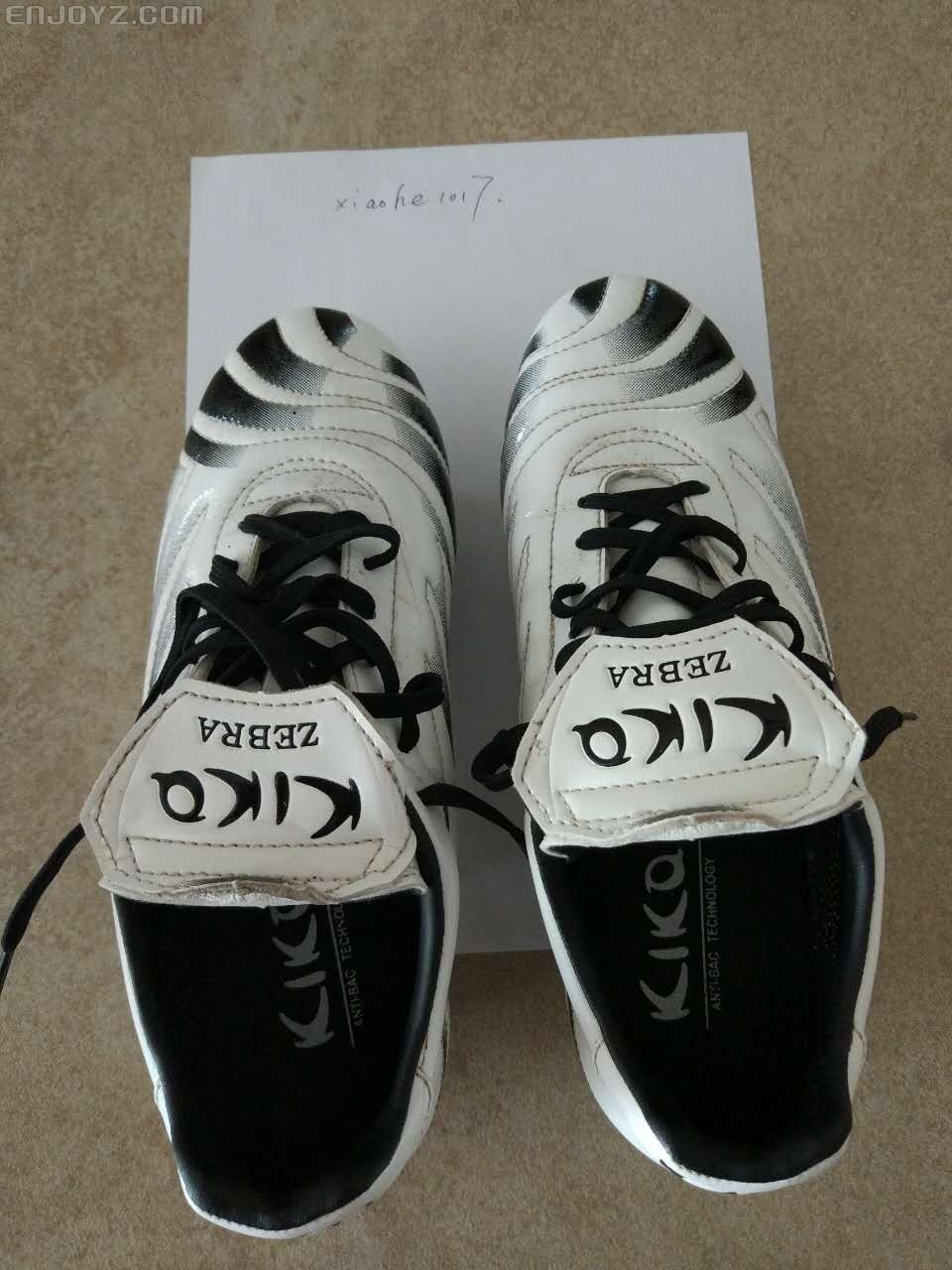 泰国产kika 白斑马王 经典 适合255 真草下地一场 222包邮_足球装备