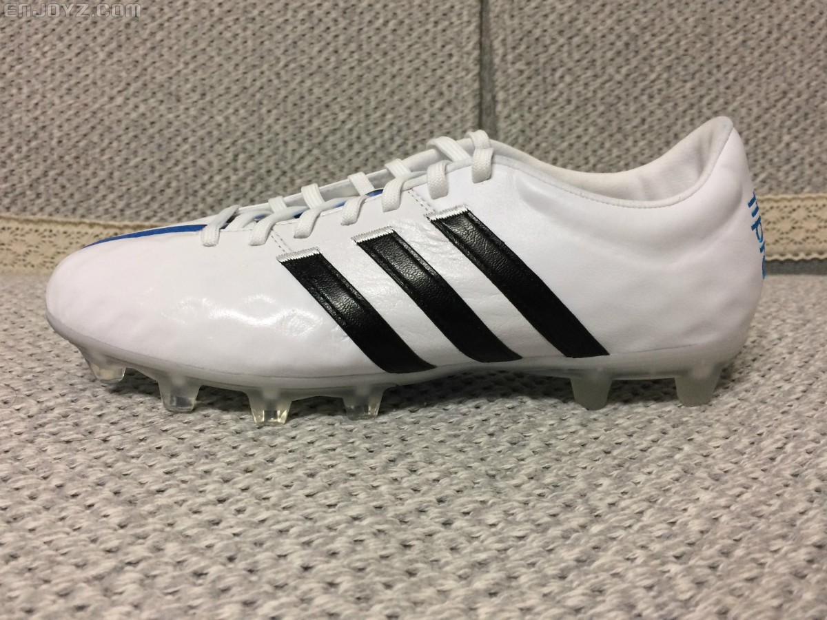 白色adidas 11pro fg袋鼠皮,今天买明天发