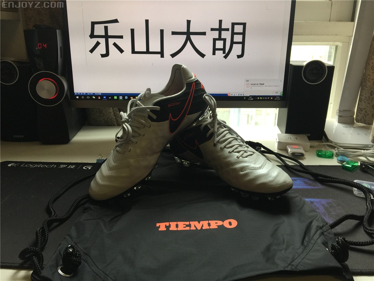 Nike Tiempo Legend VI AG-R 01.jpg