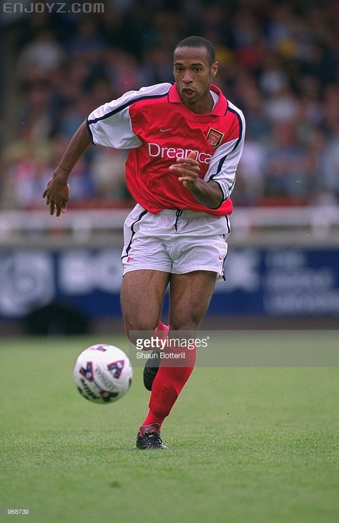 jul-2001-thierry-henry-of-arsenal-in-action-during-the-preseason-picture-id968739.jpg