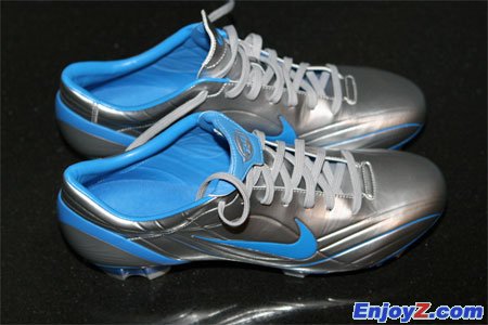 罗纳尔多足球鞋MERCURIAL Vapor 1.jpg