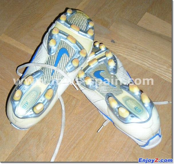 Cesc_Fabregas_2006_2007_Boots_Nike_BlueWhite_Worn_05.jpg