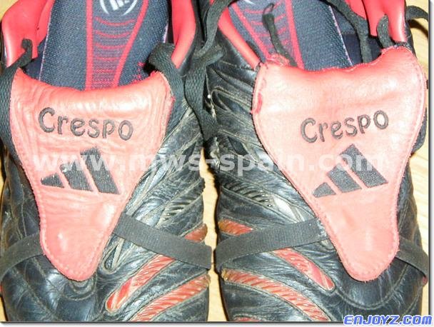 Crespo_2006_2007_Boots_AdidasPredator_Worn_03[1].jpg