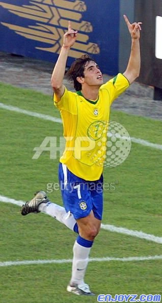 Kaka_2005_2006_Boots_AdidasPredator_Issued_09[1].jpg