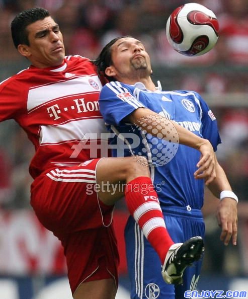 Lucio_2007_2008_Boots_AdidasPredator_Worn_11[1].jpg