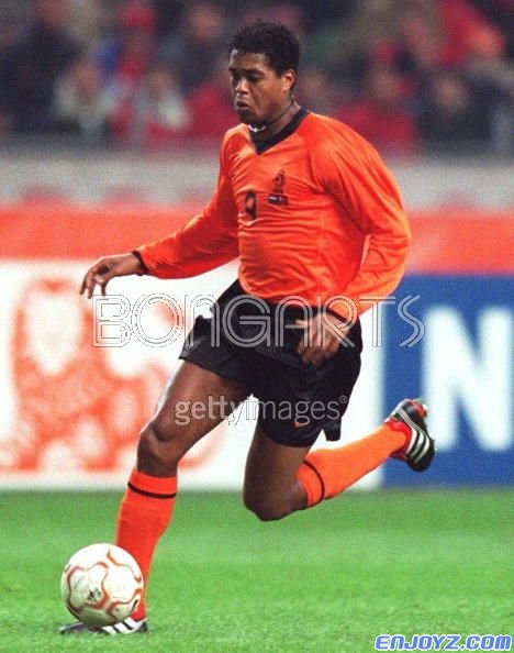 Kluivert_2002_2003_Boots_Adidas_Worn_22[1].jpg