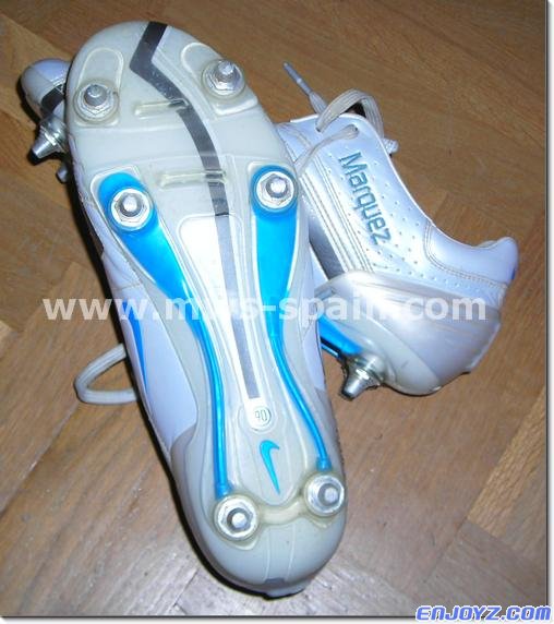 Marquez_2006_2007_Boots_Nike_Worn_Sky_Blue_Signed_06[1].jpg