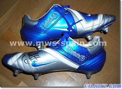 Zambrotta_2006_2007_WC2006_Boots_Nike_Worn_Signed_05[1].jpg