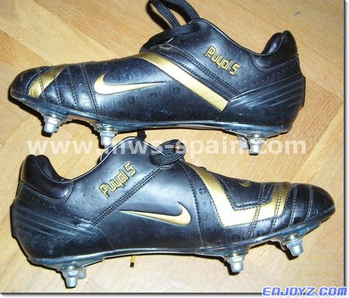 Puyol_2006_2007_Boots_Nike_Worn02_05[1].jpg