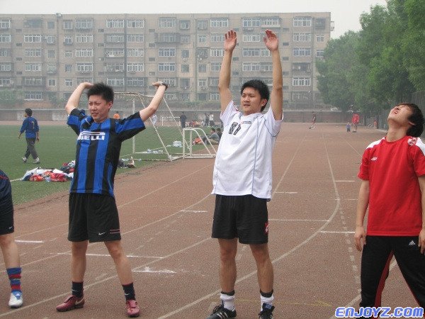 赛前求雨仪式 看吧阿昆渴的