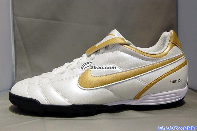 Nike Tiempo Legend II TF 1.jpg