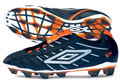 2001：推出XAI足球鞋