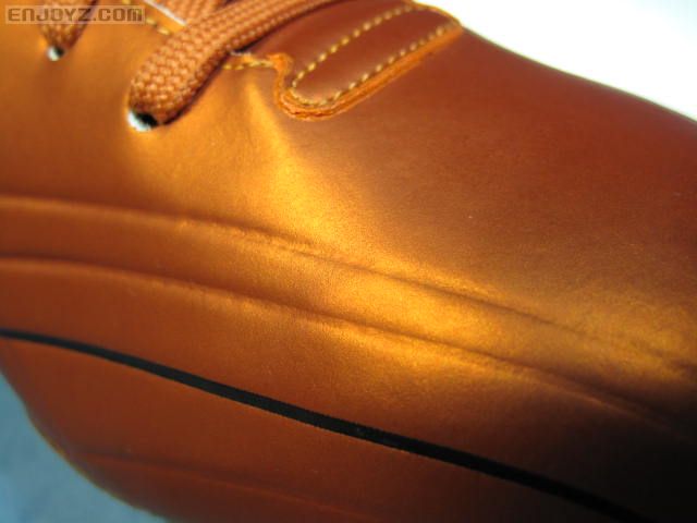mv1和mv2的鞋面材质一致