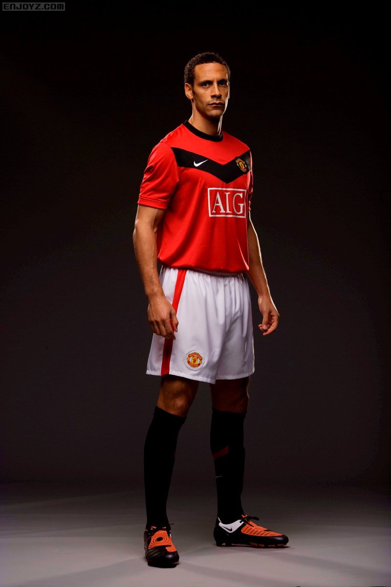 曼联发布全新主场队服特殊图案纪念百年辉煌