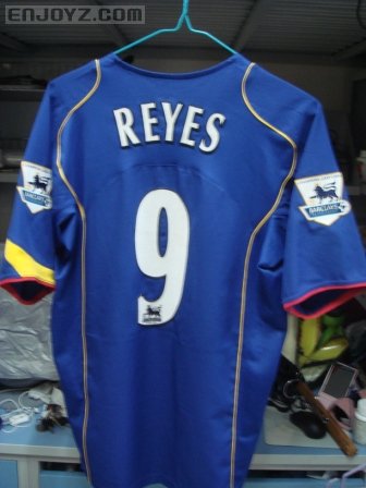 17arsenal 04-05 away 2reyes9