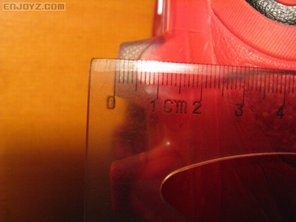 减去中间的X型连接加固部分的厚度，后钉实际接地长度是1.2厘米