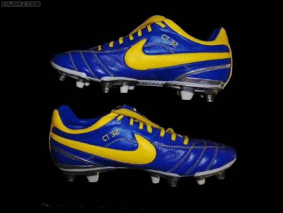 carlos_tevez_match_worn_boots_5.jpg