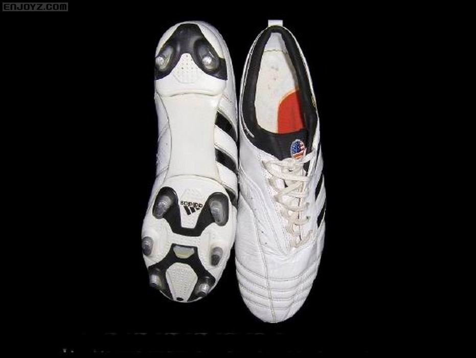 jermaine_jones_match_worn_boots_3.jpg