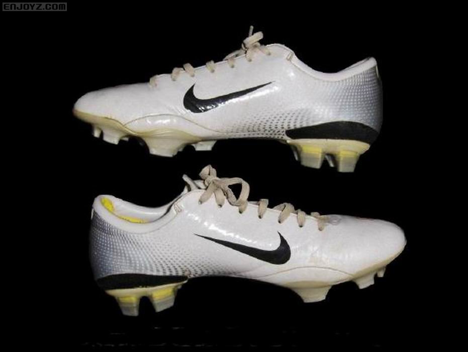 调整大小 dani_alves_match_worn_boots_5.jpg