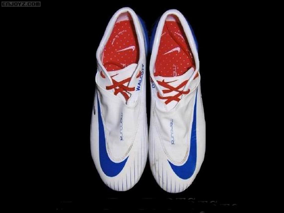 调整大小 theo_walcott_match_worn_boots_2.jpg