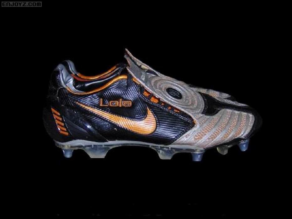 调整大小 javier_mascherano_match_worn_boots_1.jpg