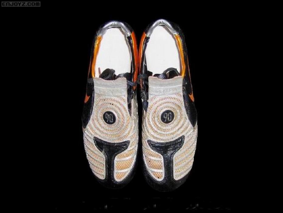 调整大小 javier_mascherano_match_worn_boots_2.jpg