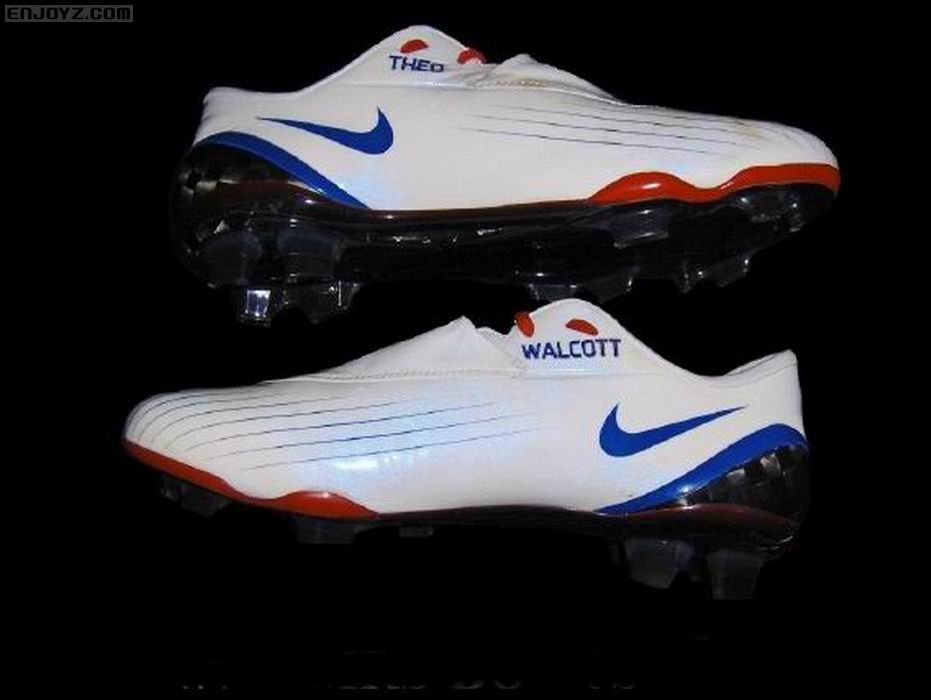 调整大小 theo_walcott_match_worn_boots_5.jpg