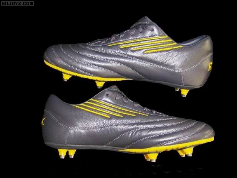 调整大小 thierry_henry_match_worn_boots_5.jpg