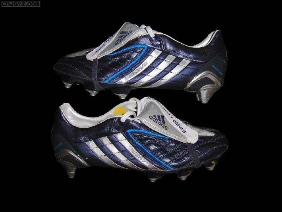 调整大小 michael_ballack_match_worn_boots_4.jpg