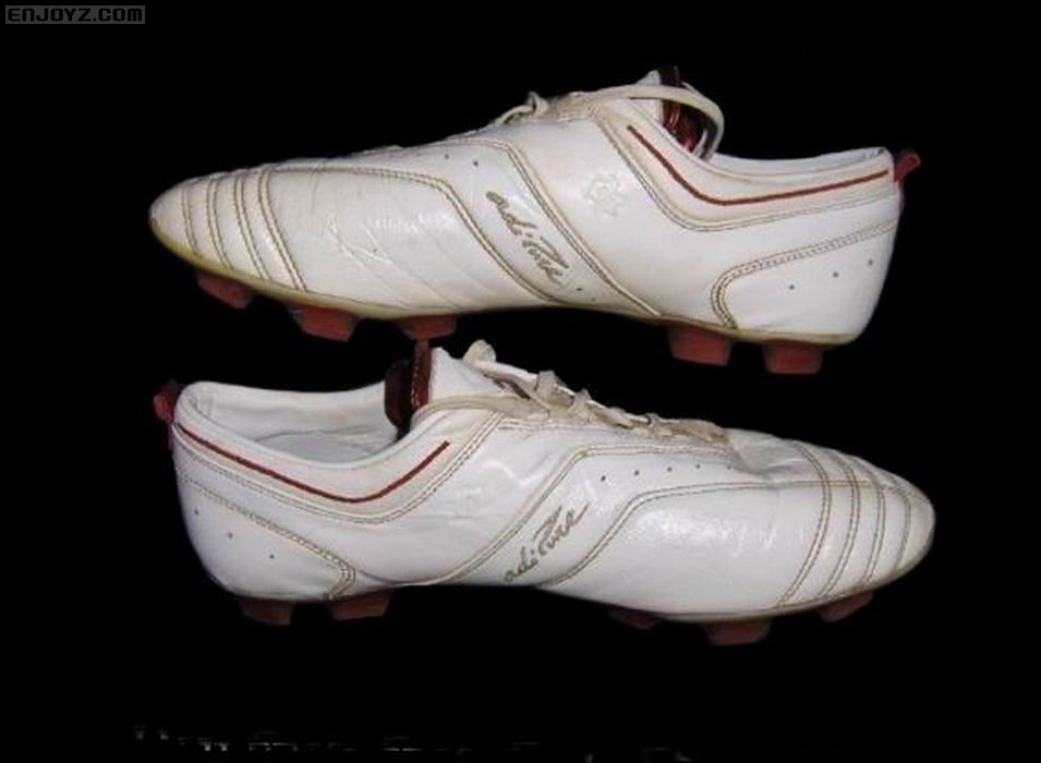 调整大小 clarence_seedorf_match_worn_boots_5.jpg