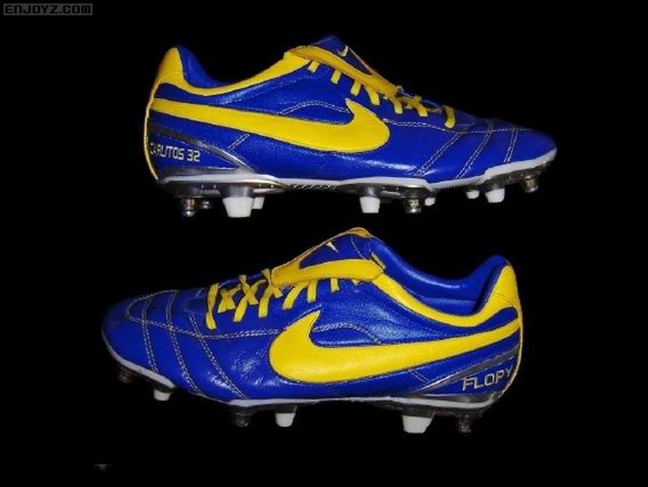 carlos_tevez_match_worn_boots_4.jpg